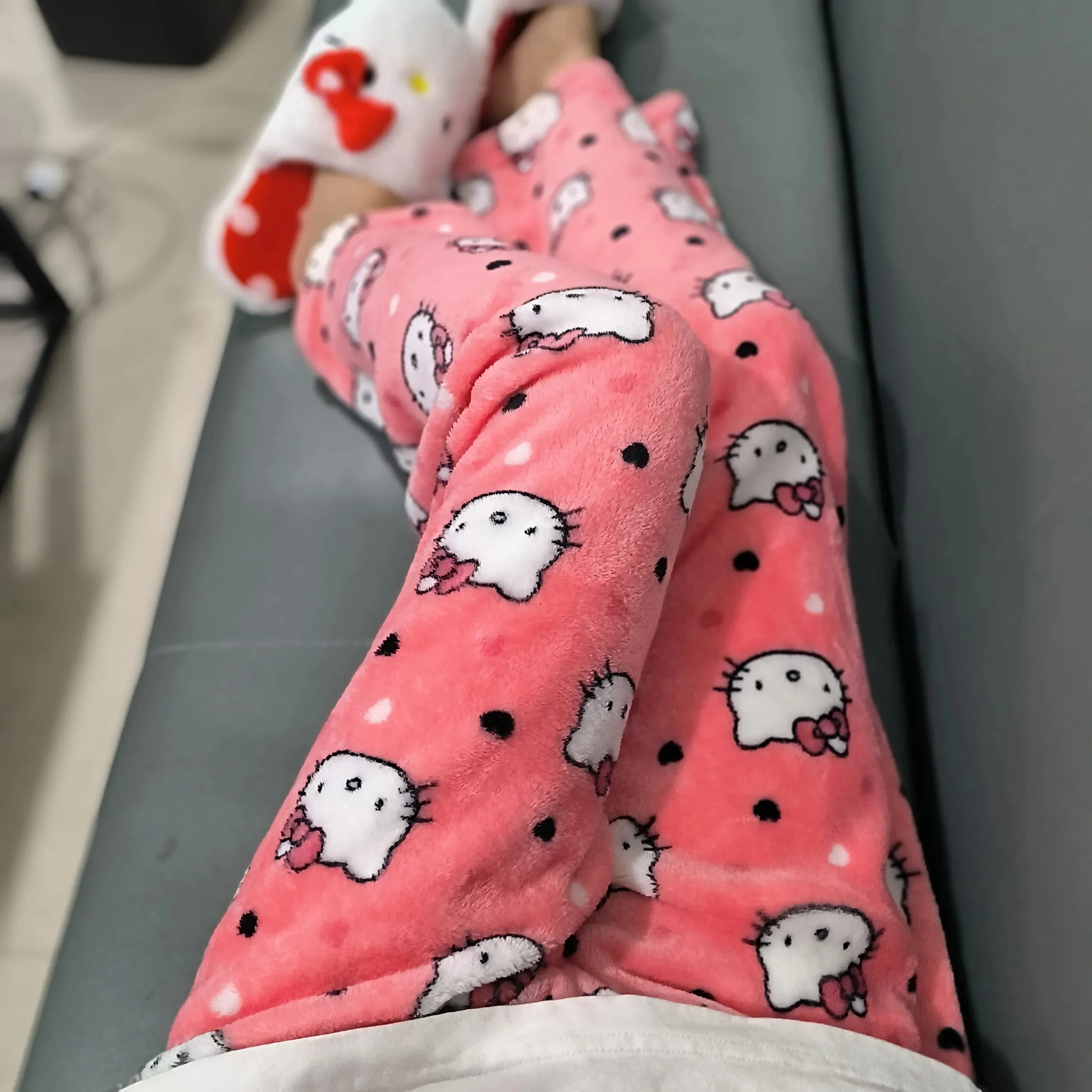 Sanrio Hello Kitty Kawaii Fleece Pajama Pants – Soft Coral Velvet Lounge Trousers for Women, Cozy Cartoon Sleepwear, Cute Anime Homewear, Birthday Gift